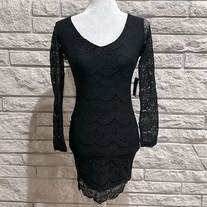 Black lace long-sleeve lined dress